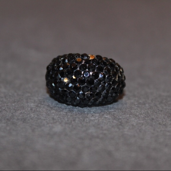 Chunky Black Fashion Ring Size 7 - Picture 1 of 2